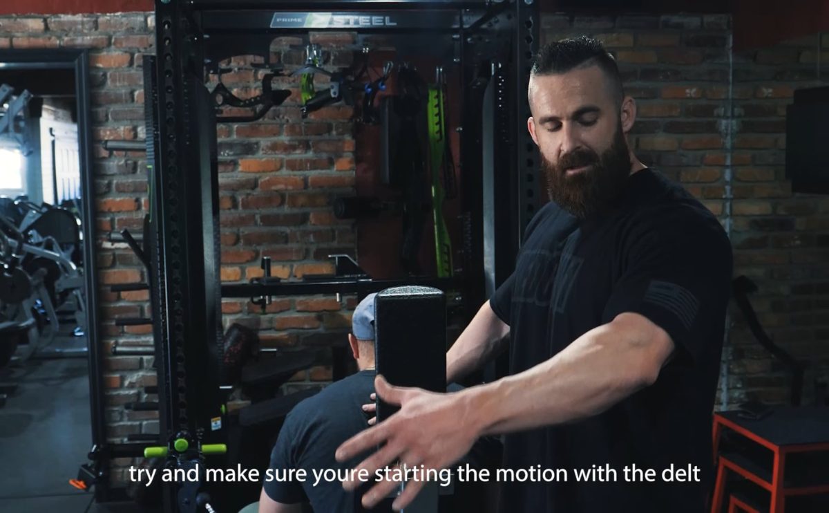 Delt cable Y-raise